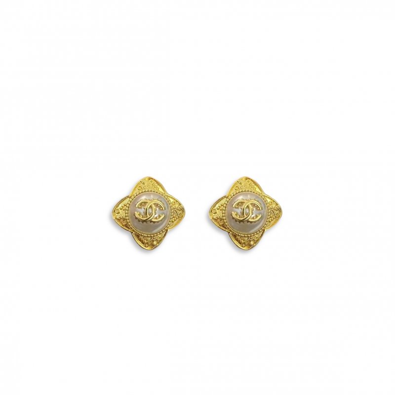 (image for) CHANEL CLOVER-SHAPED PEARL EARRINGS