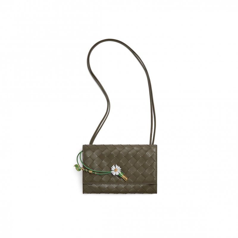 (image for) BOTTEGA VENETA LEATHER ANDIAMO DAISY CROSS-BODY BAG 838870 (19*12.6*2cm)