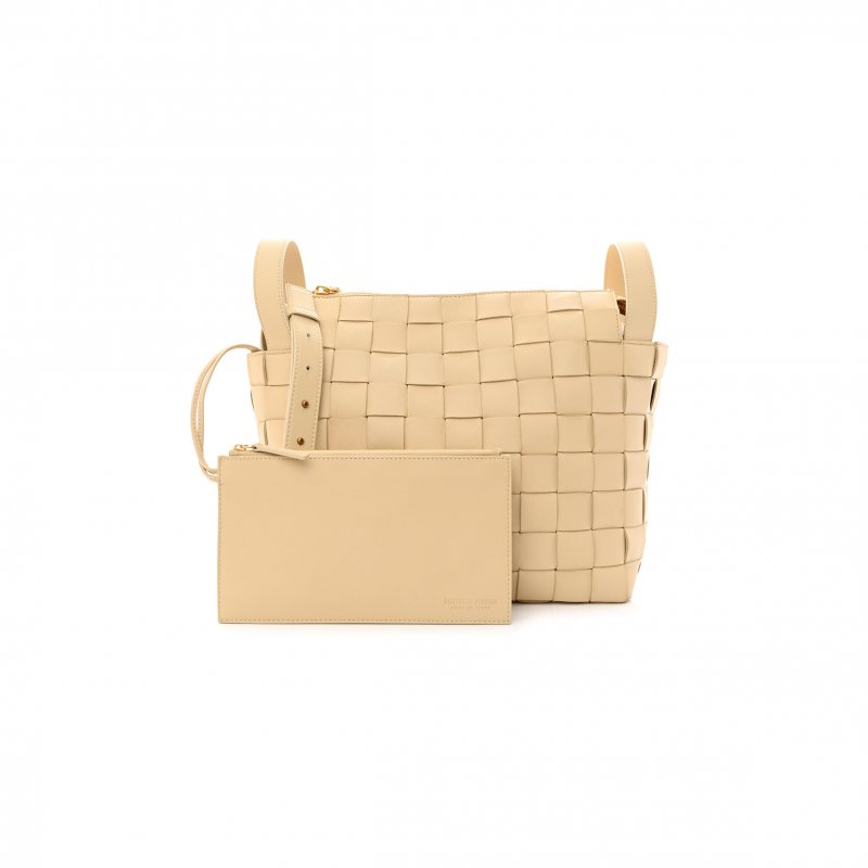 (image for) BOTTEGA VENETA LAMBSKIN MAXI INTRECCIATO BOWLING CASSETTE SHOULDER BAG PORRIDGE (27*27*15cm)